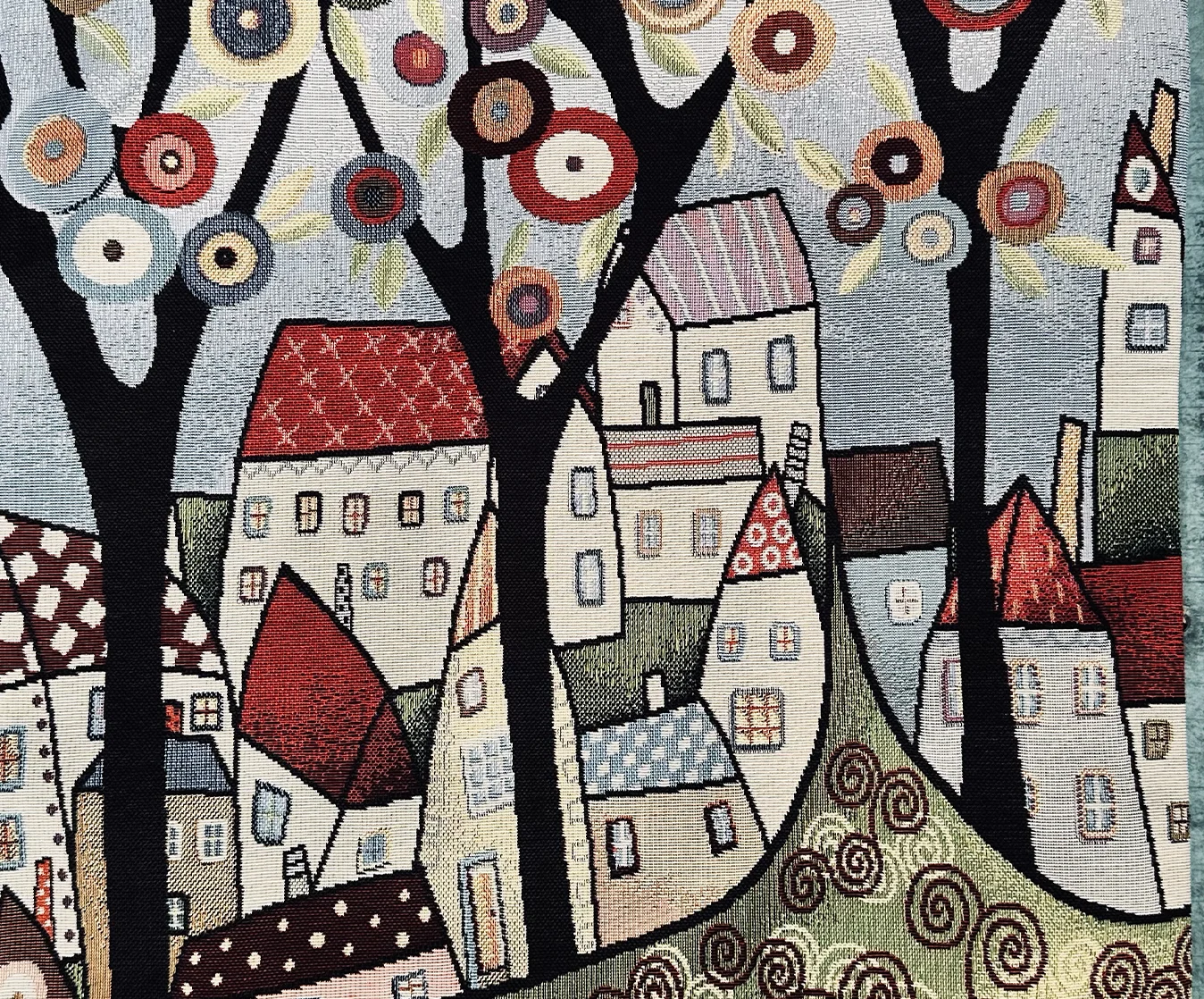 Cuscino .Il vero tessuto Gobelin è un tipo di tessuto pesante, lavorato a jacquard, che imita l’aspetto degli antichi arazzi.